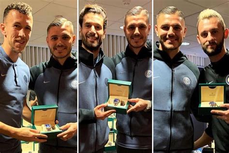 Icardi regala un Rolex a ogni compagno di squadra: «Grazie, 